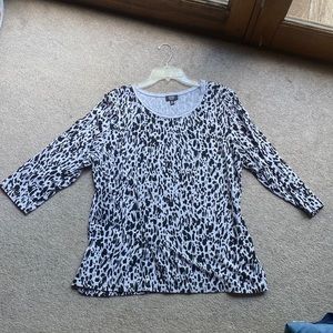 Cheetah print 3/4 sleeve shirt